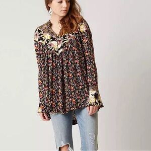 Free People Women's‎ S Boho Tunic Wildflower Pleated Henley  Cottagecore